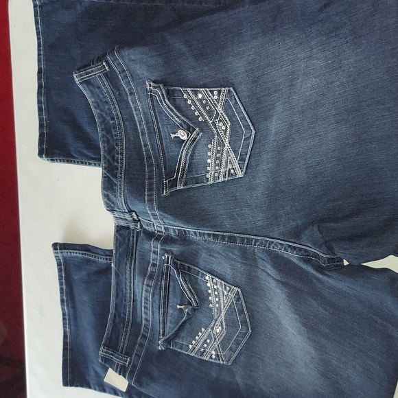 NWT SIZE 22W APT 9 STRETCHY JEANS WITH JEWELS ON BACK POCKETS - Picture 6 of 7